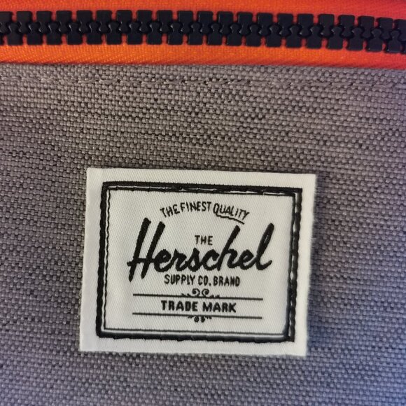 Kid's Herschel Supply Co. "Twelve" Belt Bag/ Waist Pack NWOT - Picture 1 of 12